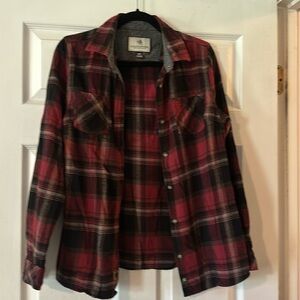 Like new legendary Whitetail, button-Down flannel size medium red black